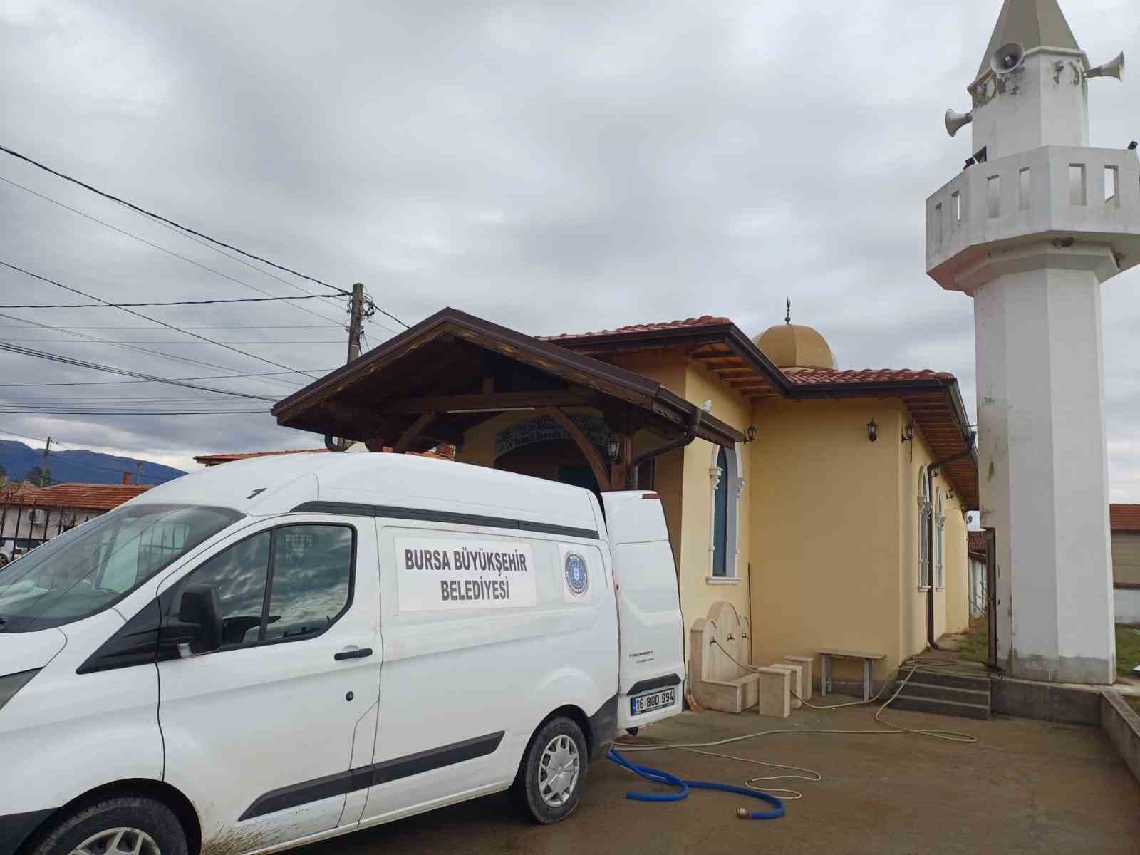 Balkanlar’daki camilerde Ramazan temizliği
