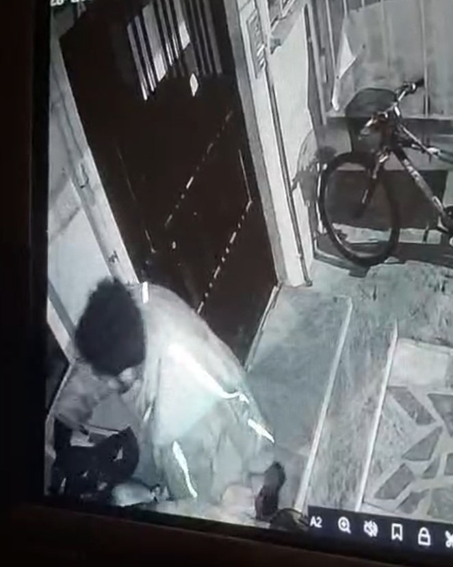 Balkondaki motosiklet ekipmanlarını çaldı
