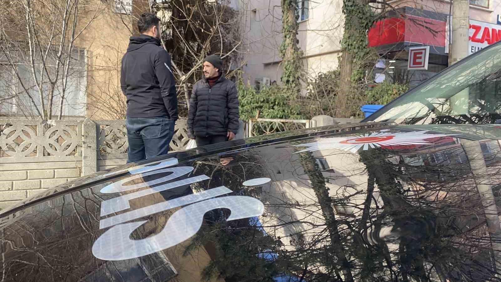 Balkondan tırmanıp girdiği evde 2 gün yaşadı
