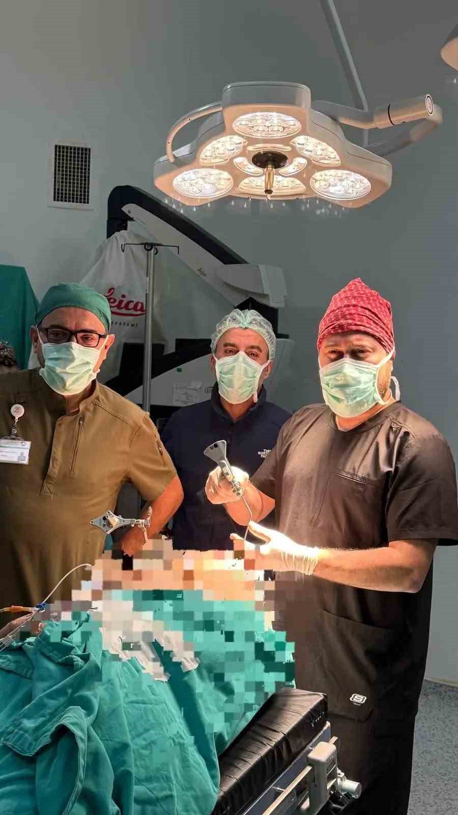 Bandırma’da 72 yaşındaki beyin tümörü hastası son teknolojiyle sağlığına kavuştu
