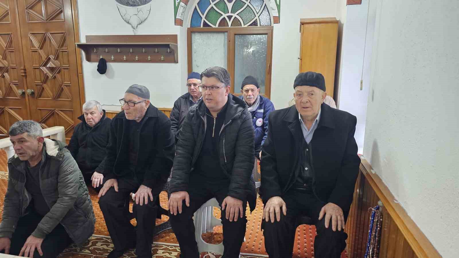 Bandırma’da 72 yıllık gelenek cami içinde sürdürüldü
