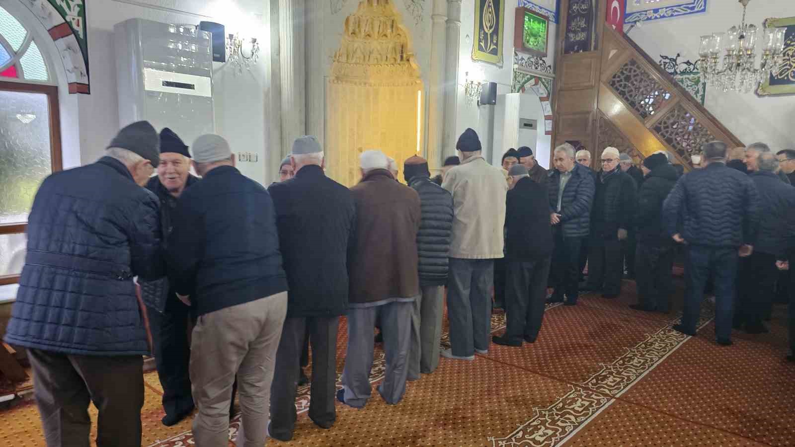 Bandırma’da 72 yıllık gelenek cami içinde sürdürüldü
