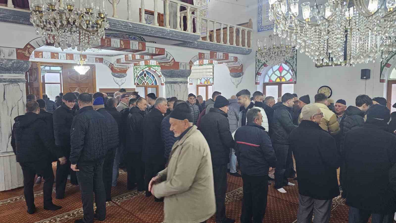 Bandırma’da 72 yıllık gelenek cami içinde sürdürüldü
