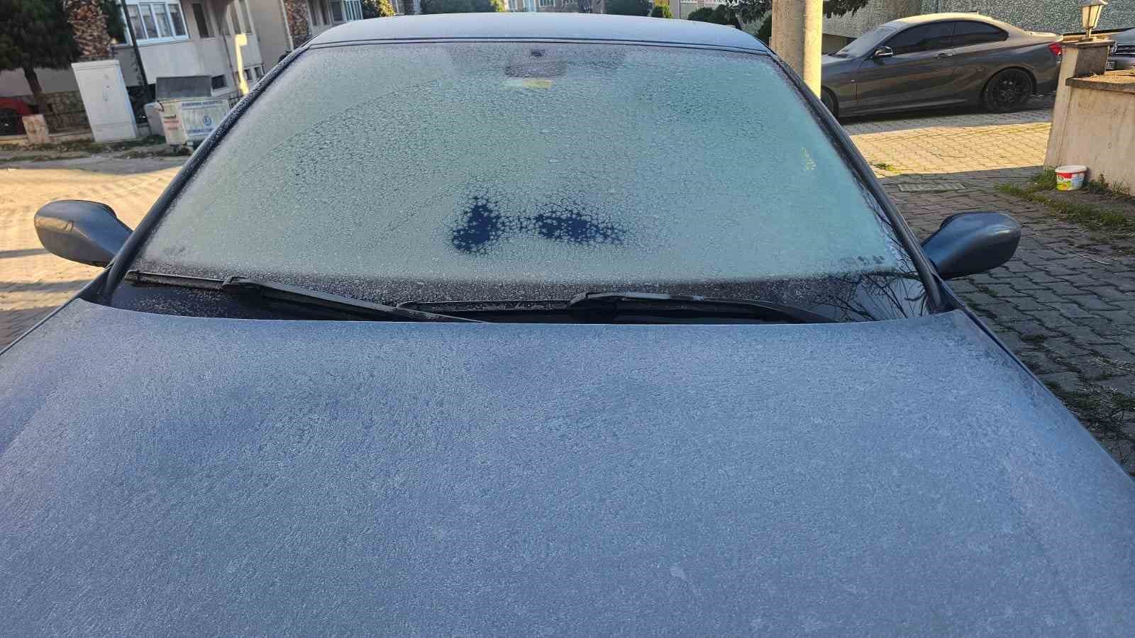 Bandırma’da dondurucu soğuk etkisini artırdı, sıcaklık -7 dereceye kadar düştü
