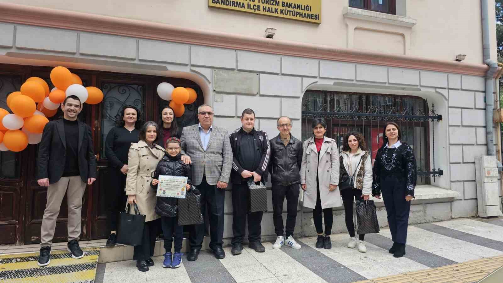 Bandırma’da kütüphane haftasında örnek öğrencilere ödül
