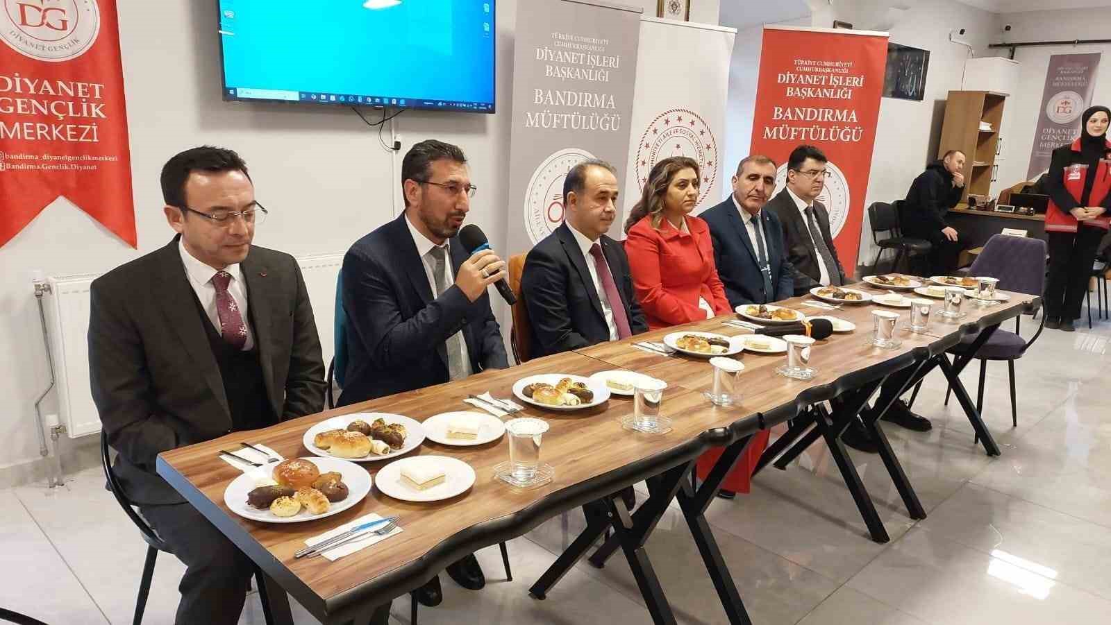 Bandırma’da veli seminerlerinde ilk grup belgelerini aldı
