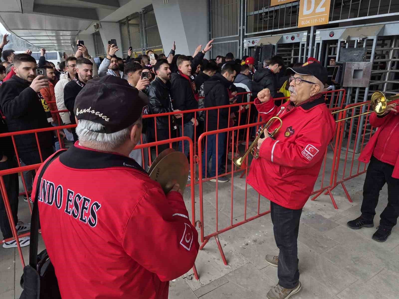 Bando EsEs’in kurucuları, Espana Cani’nin doğuş hikayesini anlattı

