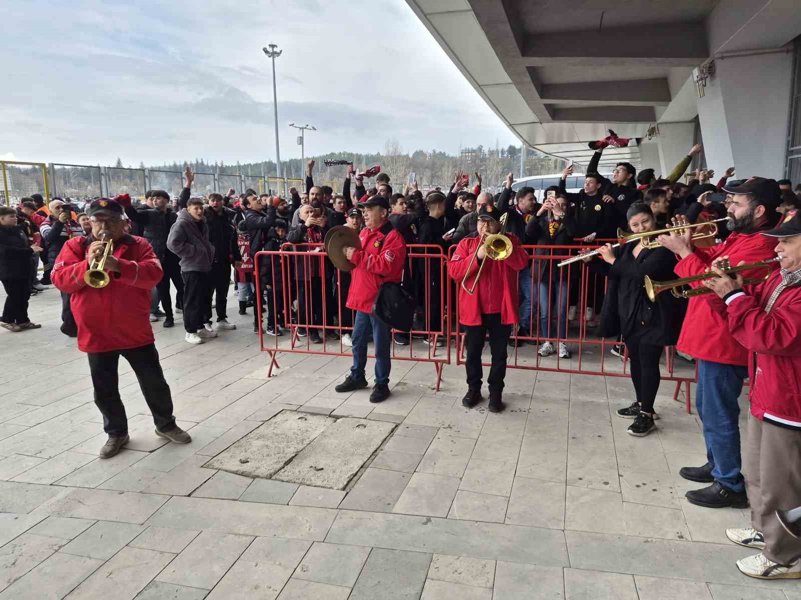 Bando EsEs’in kurucuları, Espana Cani’nin doğuş hikayesini anlattı
