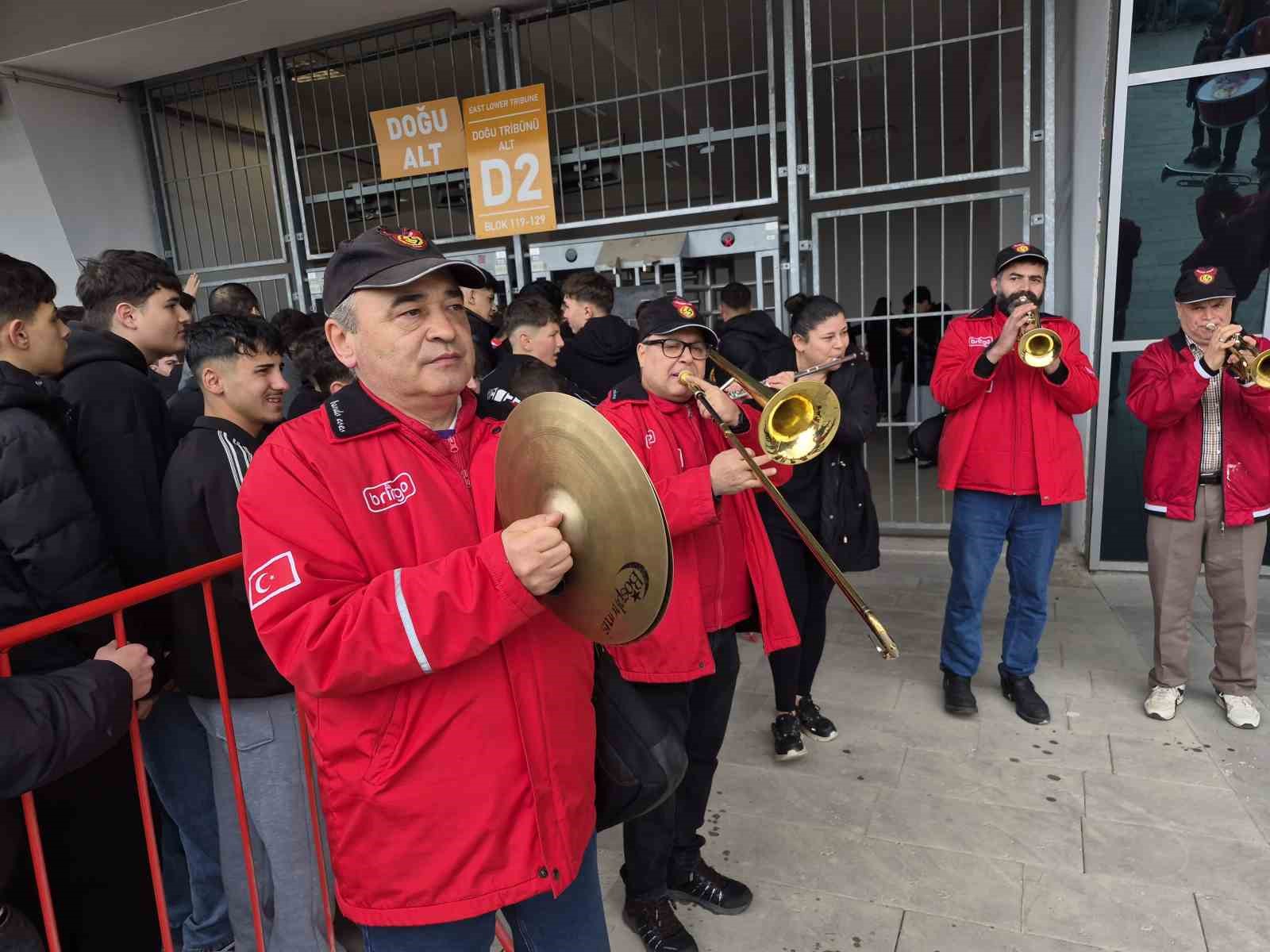 Bando EsEs’in kurucuları, Espana Cani’nin doğuş hikayesini anlattı
