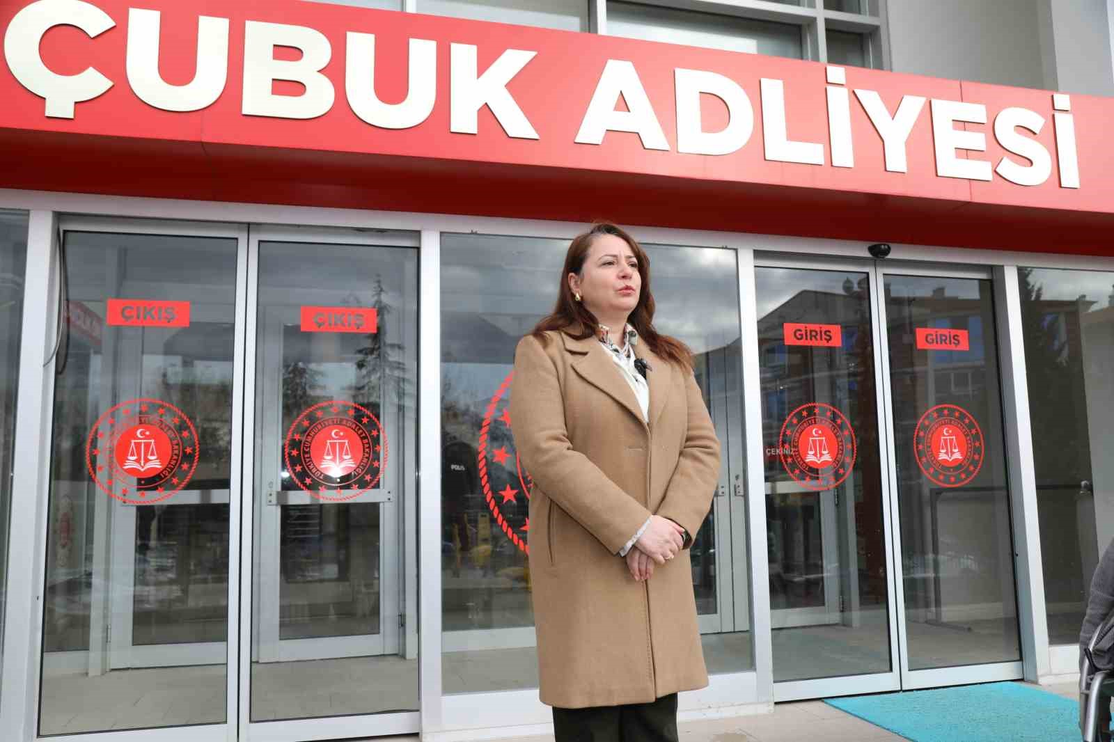 Bankaya olan borcu sebebiyle engelli vatandaşın aracı haciz edildi
Bankaya olan borcu sebebiyle engelli vatandaşın aracı haciz edildi