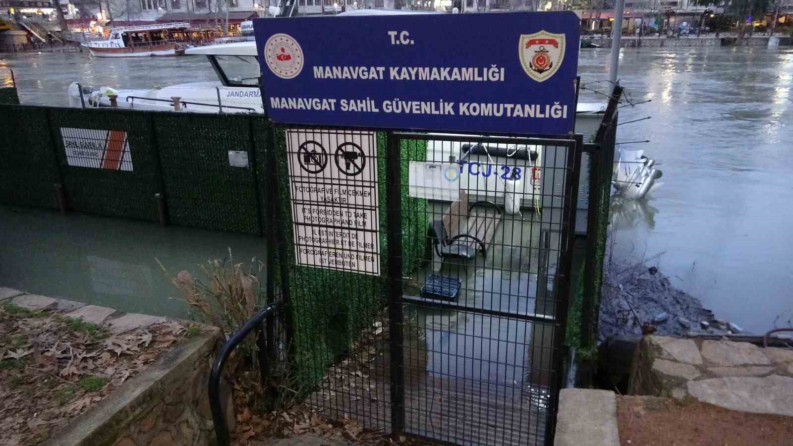 Barajlardan bırakılan su Manavgat Irmağı’ndaki su seviyesini yükseltti
