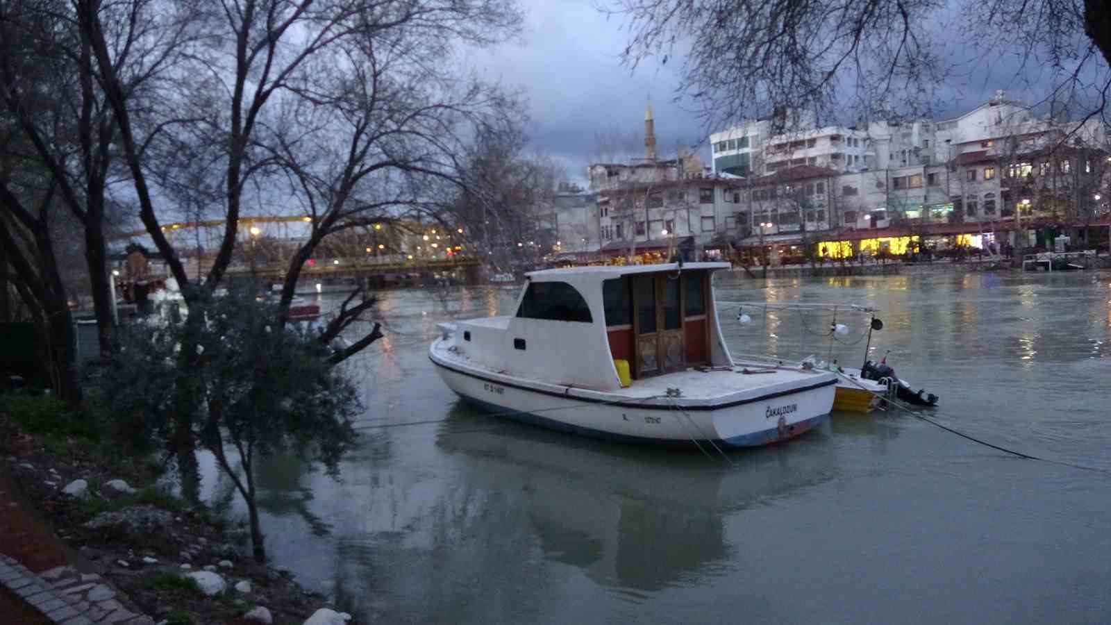 Barajlardan bırakılan su Manavgat Irmağı’ndaki su seviyesini yükseltti
