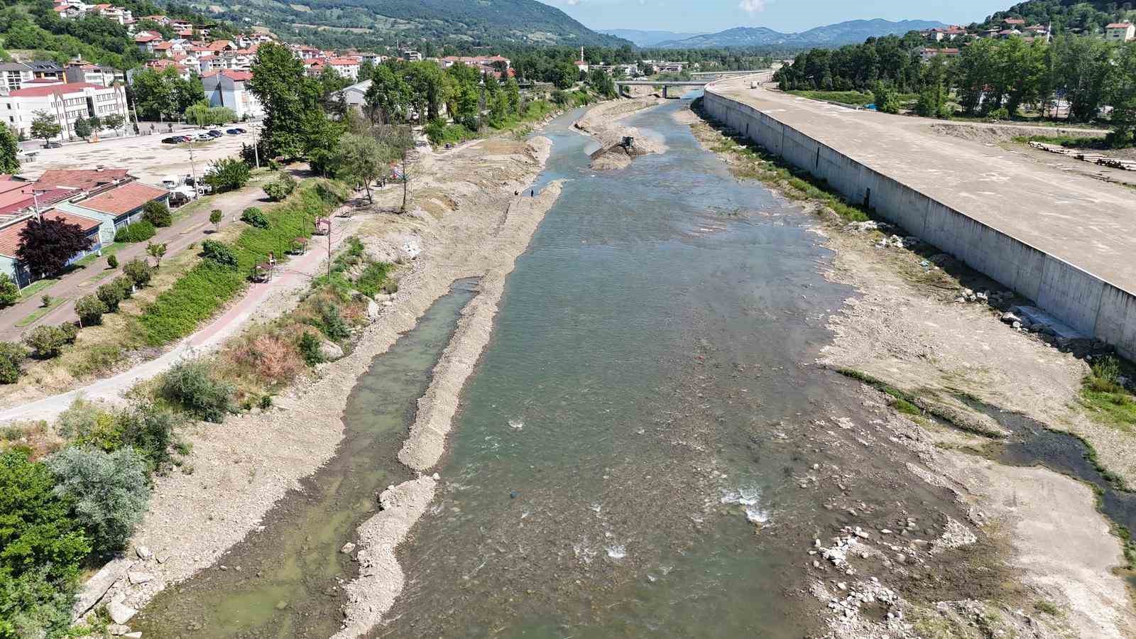 Bartın-Kozcağız duble yol projesinde çalışmalar yeniden başlıyor
Bartın-Kozcağız duble yol projesinde çalışmalar yeniden başlıyor