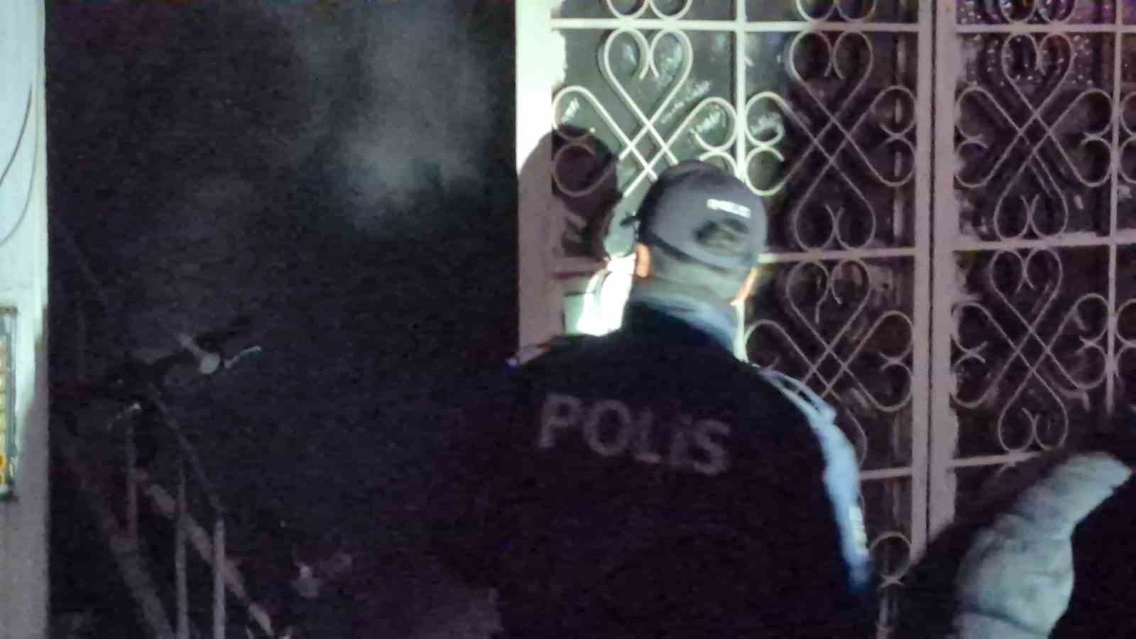 Bartın’da 4 katlı apartmanda yangın paniği: 2 kişi dumandan etkilendi
