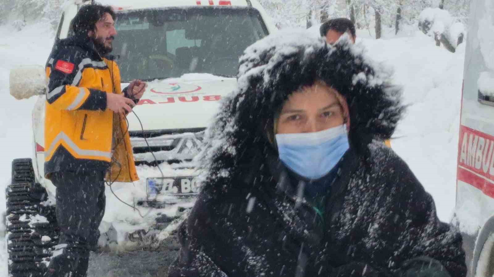 Bartın’da kar kalınlığı 120 santimetreyi aştı
