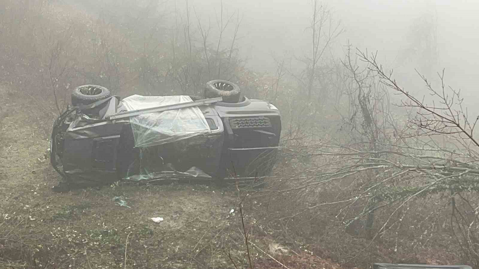 Bartın’da siste yoldan çıkan araç takla attı: 4 yaralı
