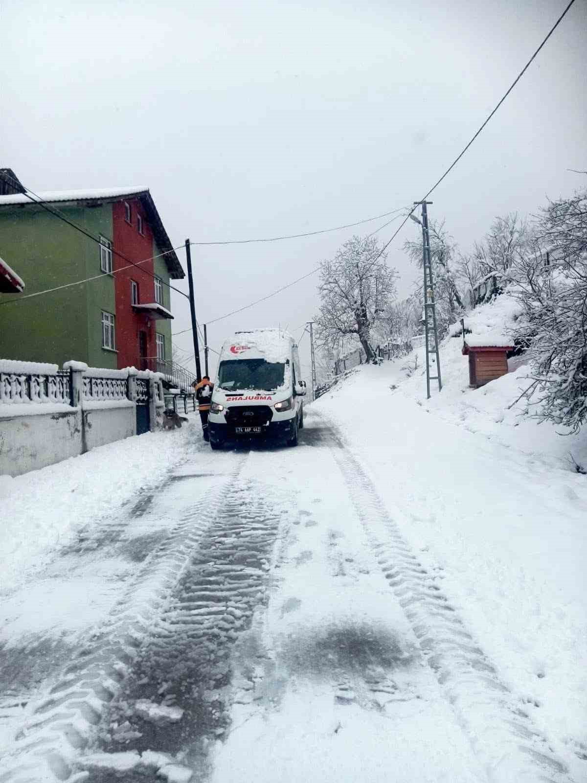 Bartın’ın yüksek kesimlerinde kar etkili oluyor
