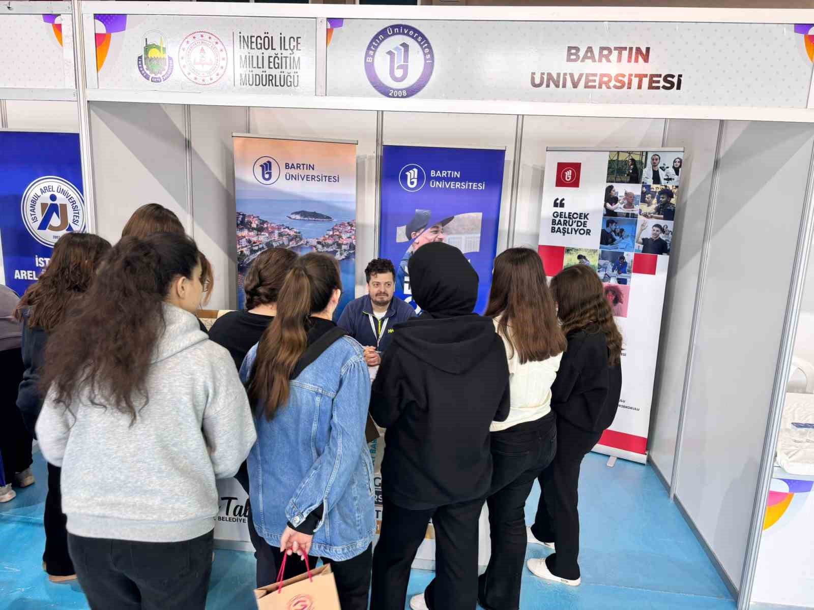 BARÜ, İnegöl 8. Üniversite ve Meslek Tanıtım Günleri’nde yer aldı
