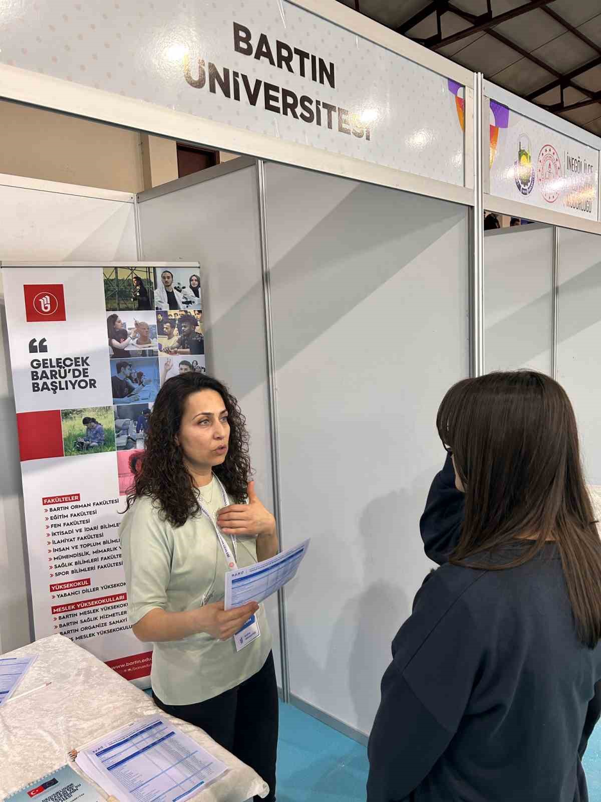 BARÜ, İnegöl 8. Üniversite ve Meslek Tanıtım Günleri’nde yer aldı
