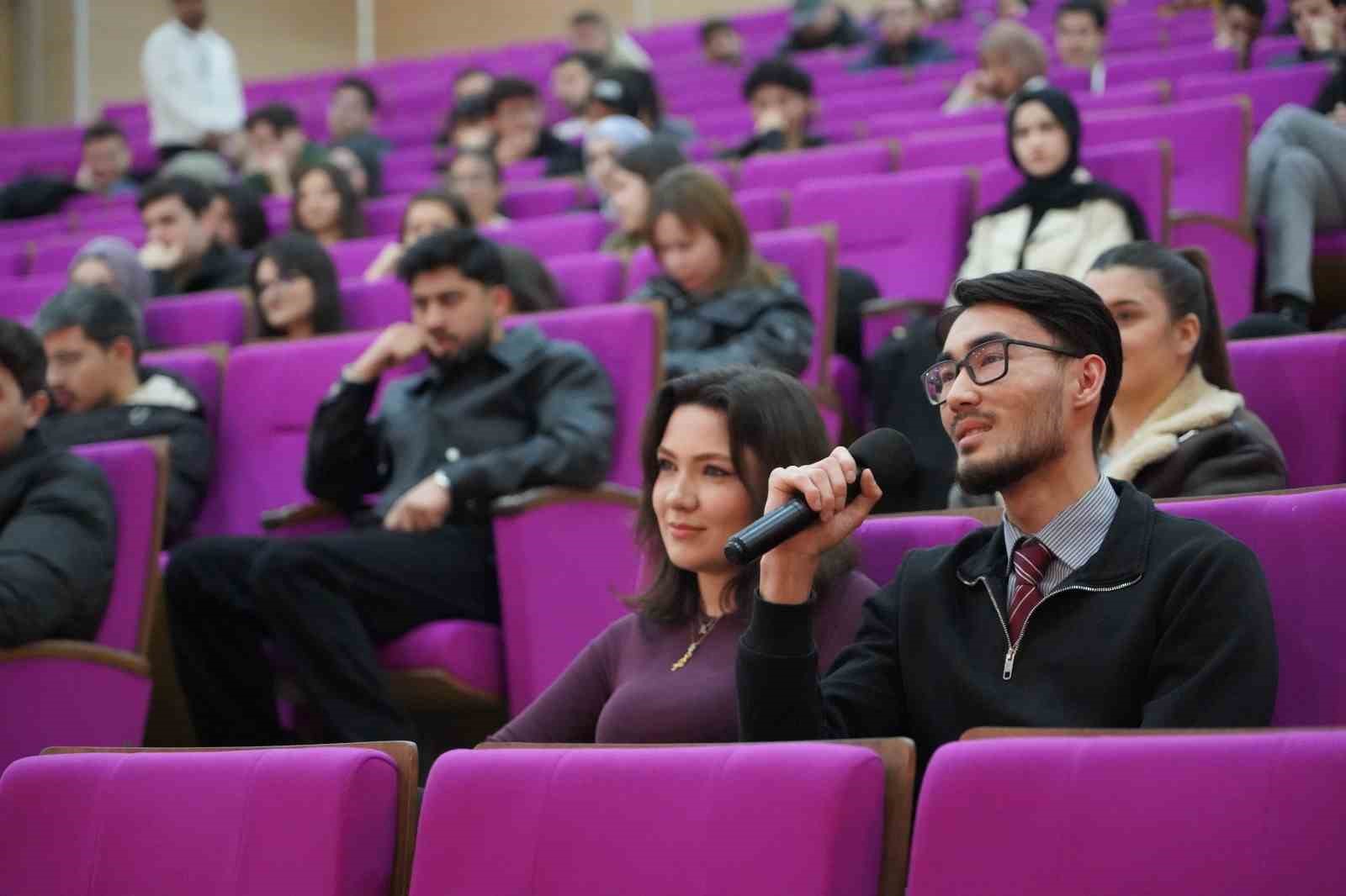 BARÜ’de düzenlenen çalıştayda siber güvenliği vurgu
