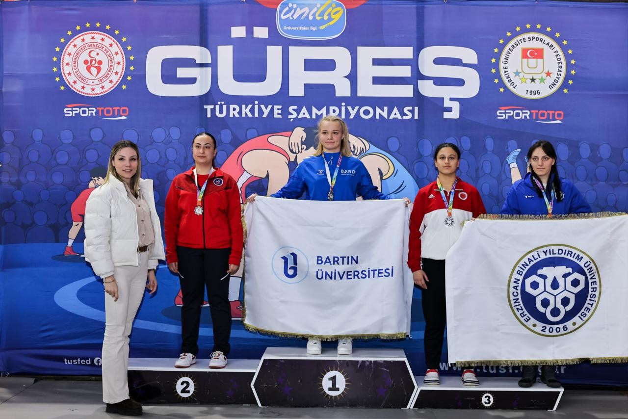 BARÜ’lü güreşçilerden ÜNİLİG’de madalya yağmuru: 16 madalya
BARÜ’lü güreşçilerden ÜNİLİG’de madalya yağmuru: 16 madalya