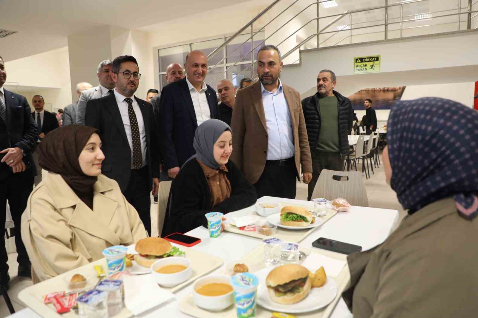 BARÜ’lü öğrenciler Ramazan ayı boyunca iftar sofrasında bir araya geldi
