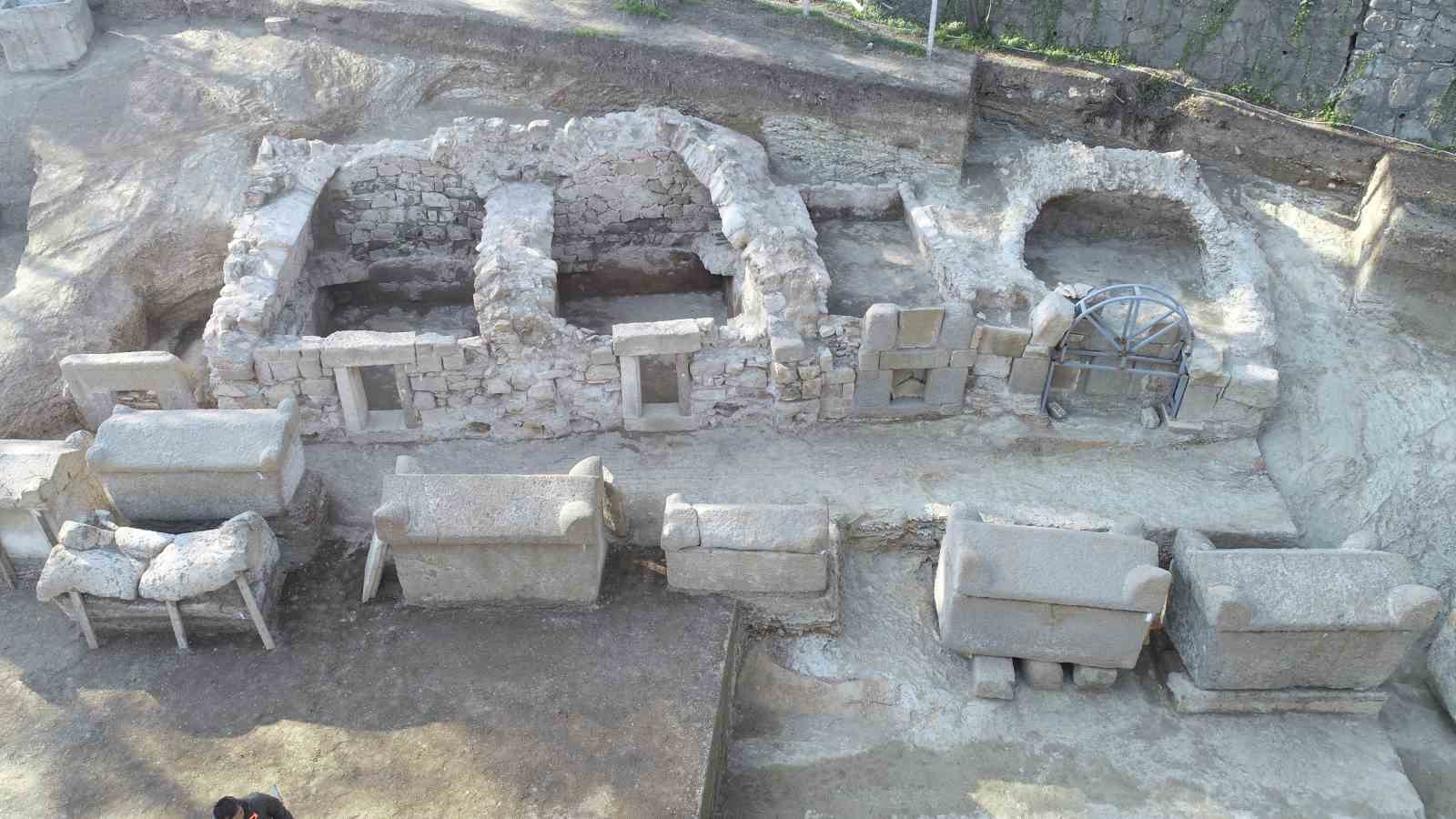 BARÜ’nün çalışmalarıyla Tios Antik Kenti’nde Karadeniz Bölgesi’nin en büyük mezarlık alanı bulundu
