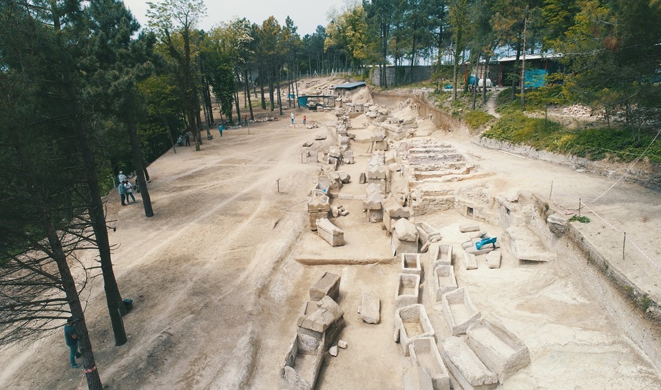 BARÜ’nün çalışmalarıyla Tios Antik Kenti’nde Karadeniz Bölgesi’nin en büyük mezarlık alanı bulundu

