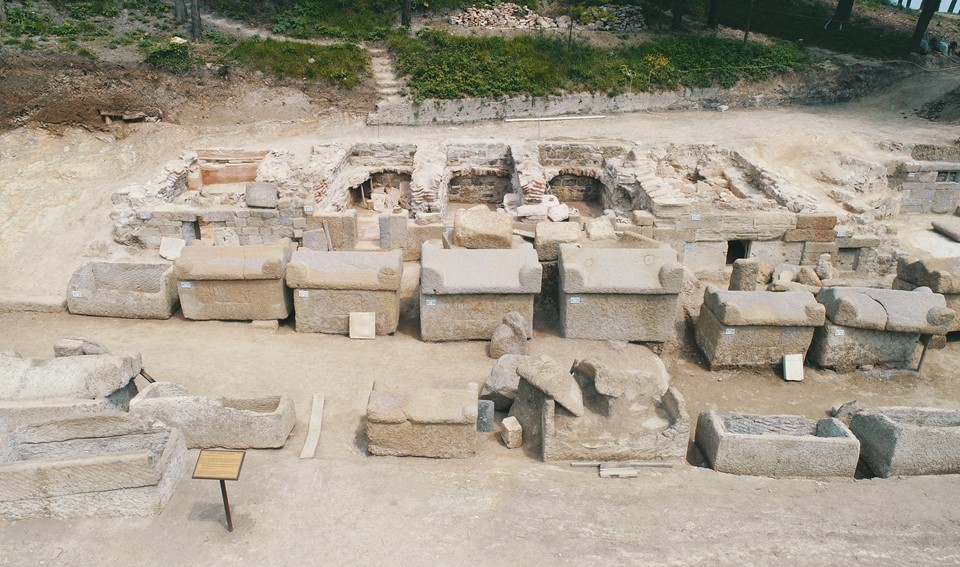 BARÜ’nün çalışmalarıyla Tios Antik Kenti’nde Karadeniz Bölgesi’nin en büyük mezarlık alanı bulundu
