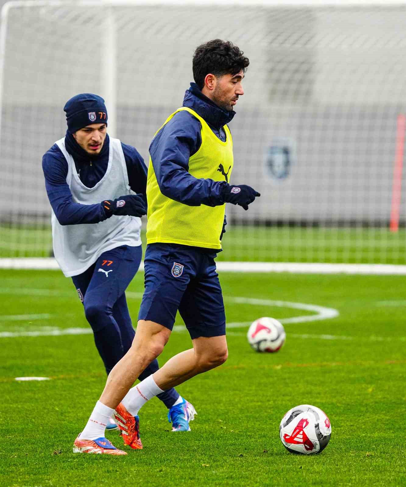 Başakşehir, Fatih Karagümrük maçı hazırlıklarına başladı
