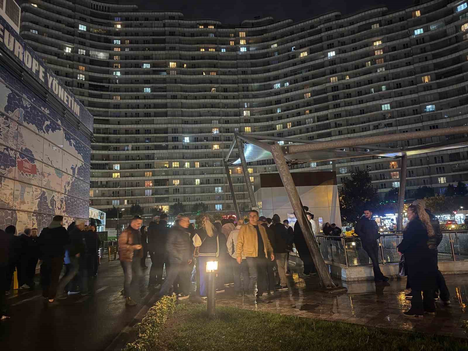 Başakşehir’de sitede yönetim krizinde 5 milyon TL’nin başka hesaplara aktarıldığı iddiası
