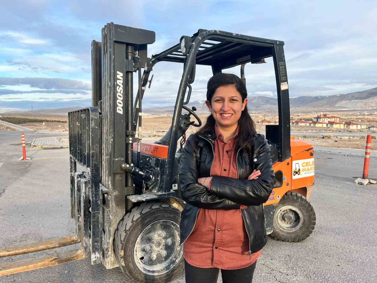 Başarılı forklift operatörü Kardelen İlgen’den; kadınlara "cesur olun" çağırısı
