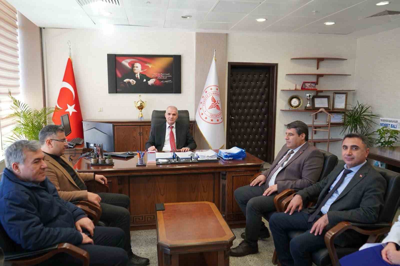 Başhekim Uzm. Dr. Mehmet Tepe göreve başladı
Başhekim Uzm. Dr. Mehmet Tepe göreve başladı