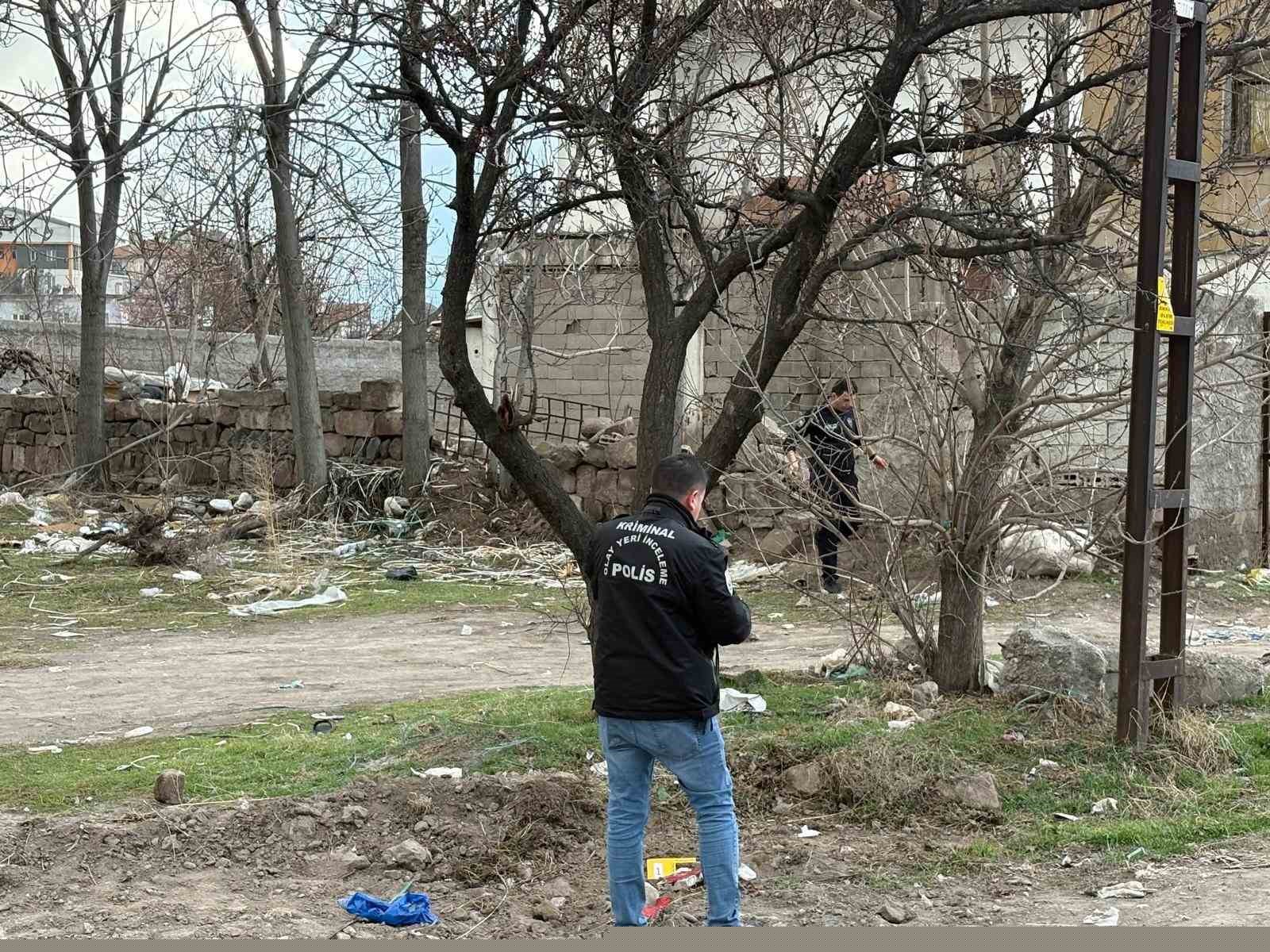 Başıboş köpeğin saldırdığı 3 yaşındaki çocuk ağır yaralandı
