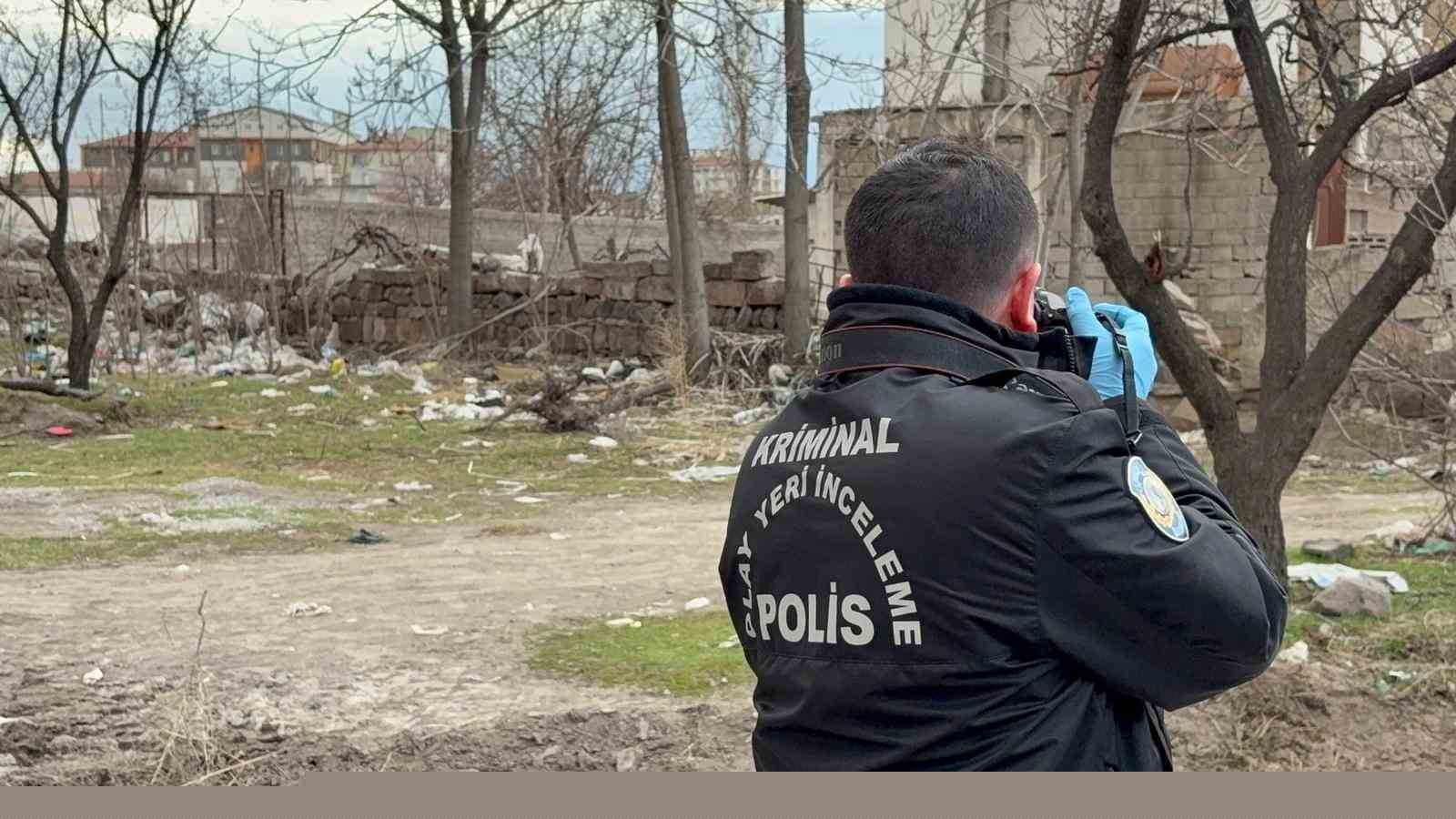 Başıboş köpeğin saldırdığı 3 yaşındaki çocuk ağır yaralandı
