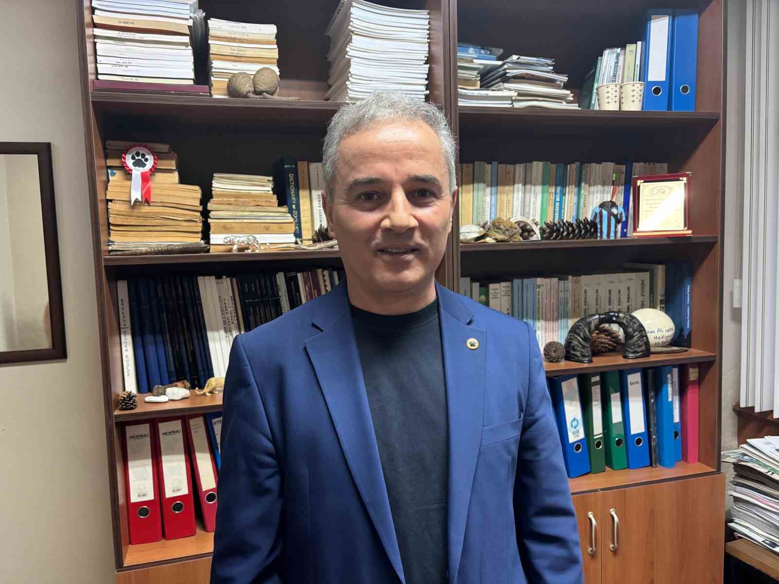 Başıboş köpekler tehlike saçıyor
