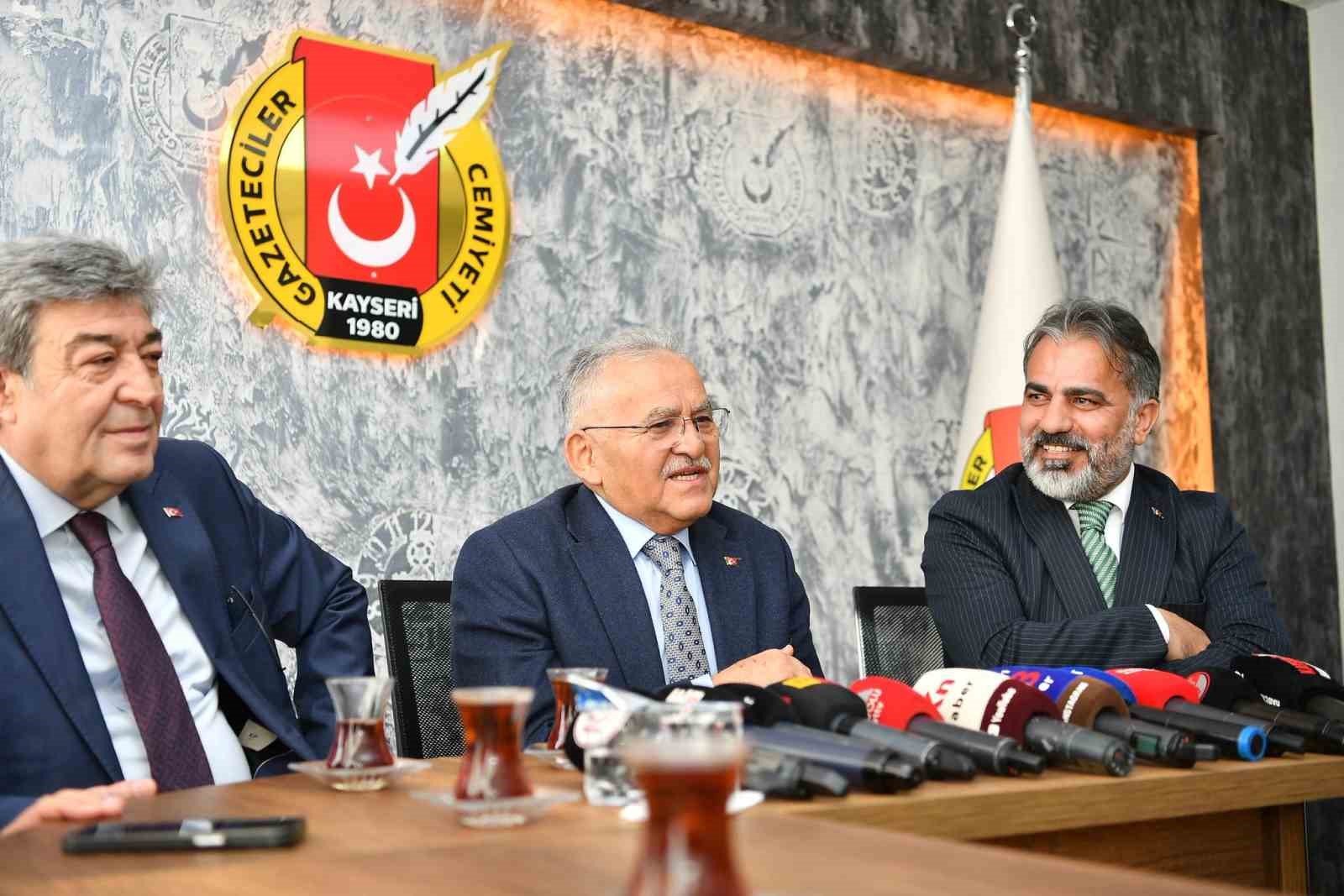 Basın mensuplarının 10 Ocak Çalışan Gazeteciler Günü’nü kutlayan Büyükkılıç: "İyi ki varsınız"
