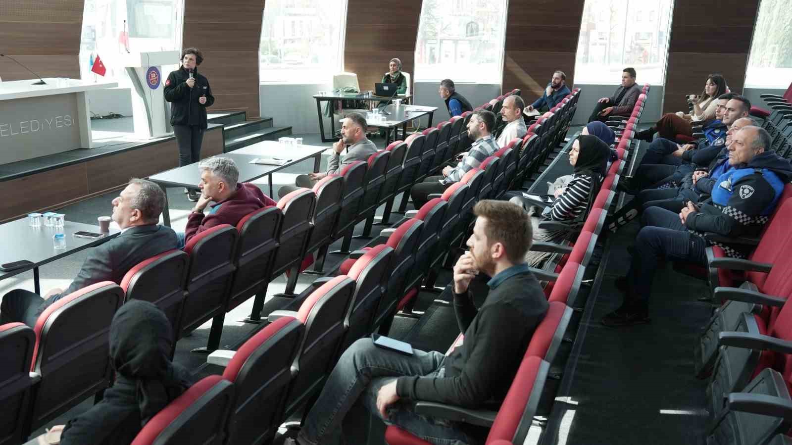 Başiskele Belediyesi personeline KBRN ve sivil savunma eğitimi verildi
