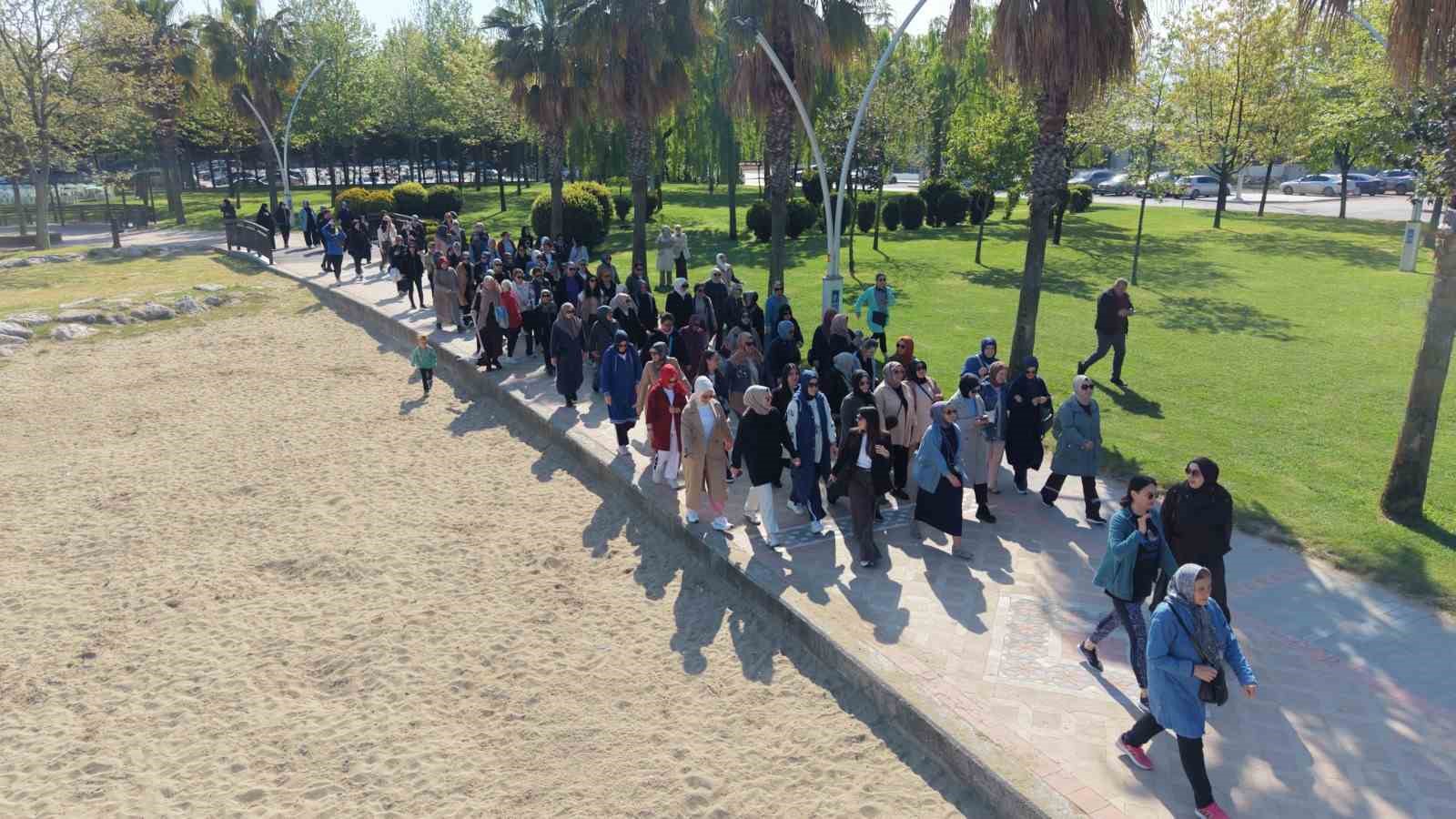 Başiskele’de kadınlar sağlıklı yaşam yürüyüşünde buluştu
