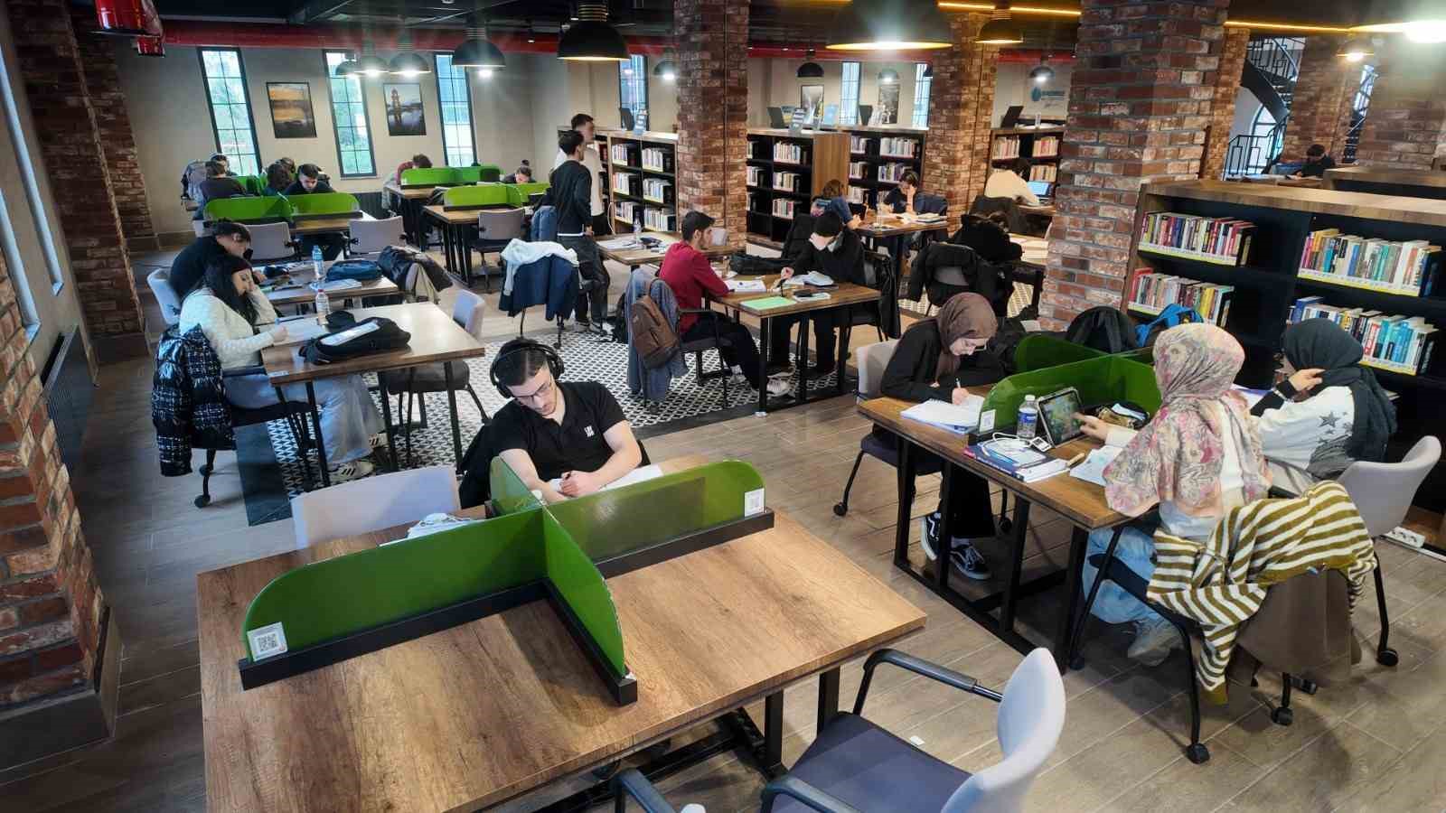 Başiskele’de tarıyıl tatilinde öğrencilerin adresi Kitaphane
