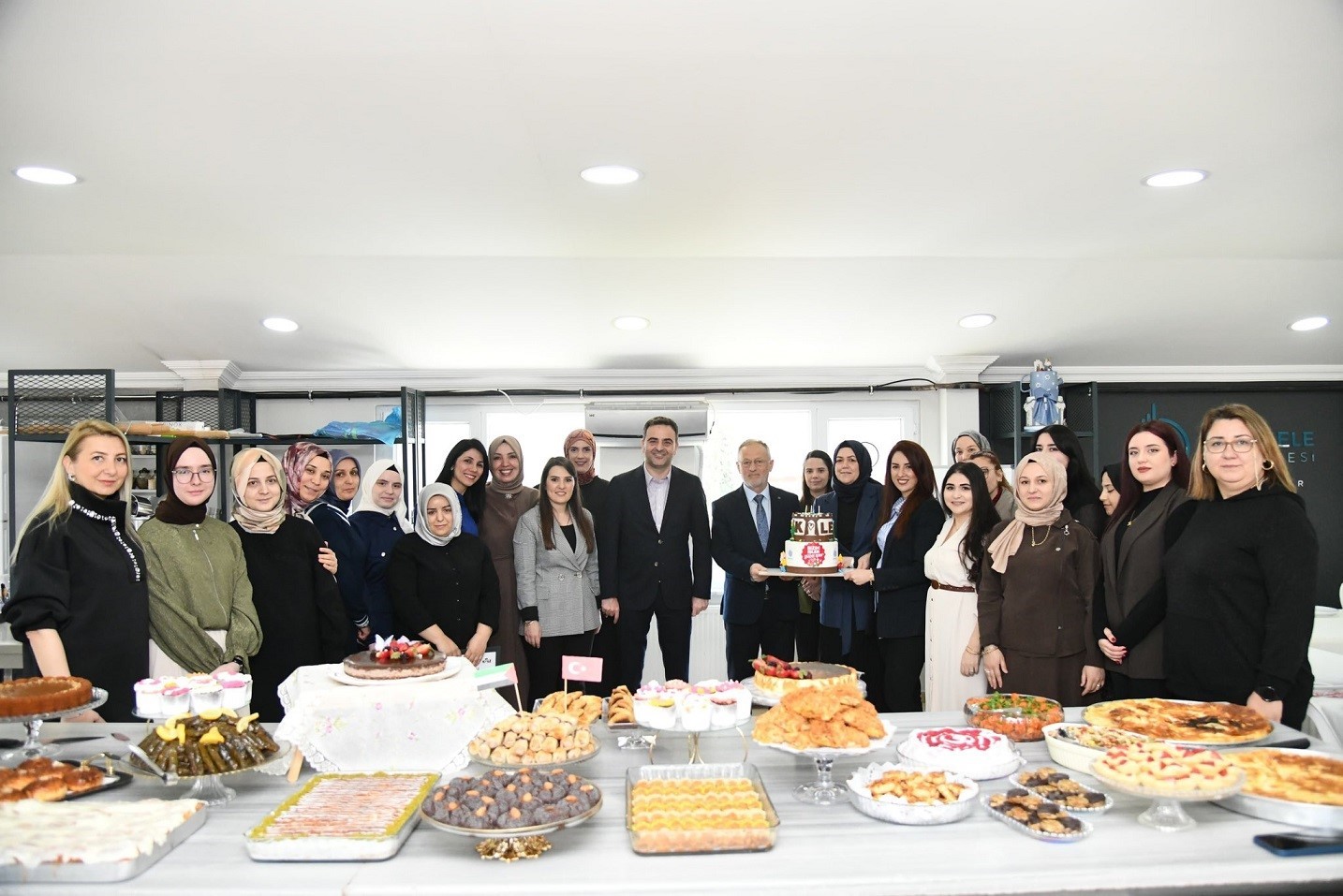 Başiskeleli kadınlar pastacılık sertifikalarını aldı
