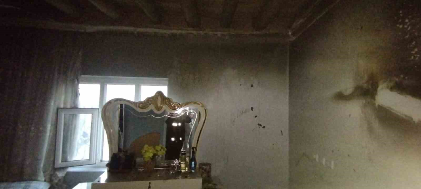 Başkale’de ev yangını maddi hasara yol açtı
