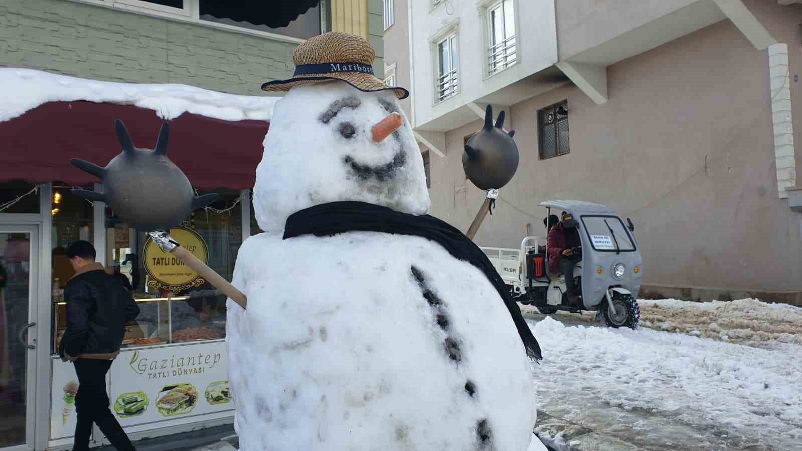 Başkale’de karla mücadele çalışması
