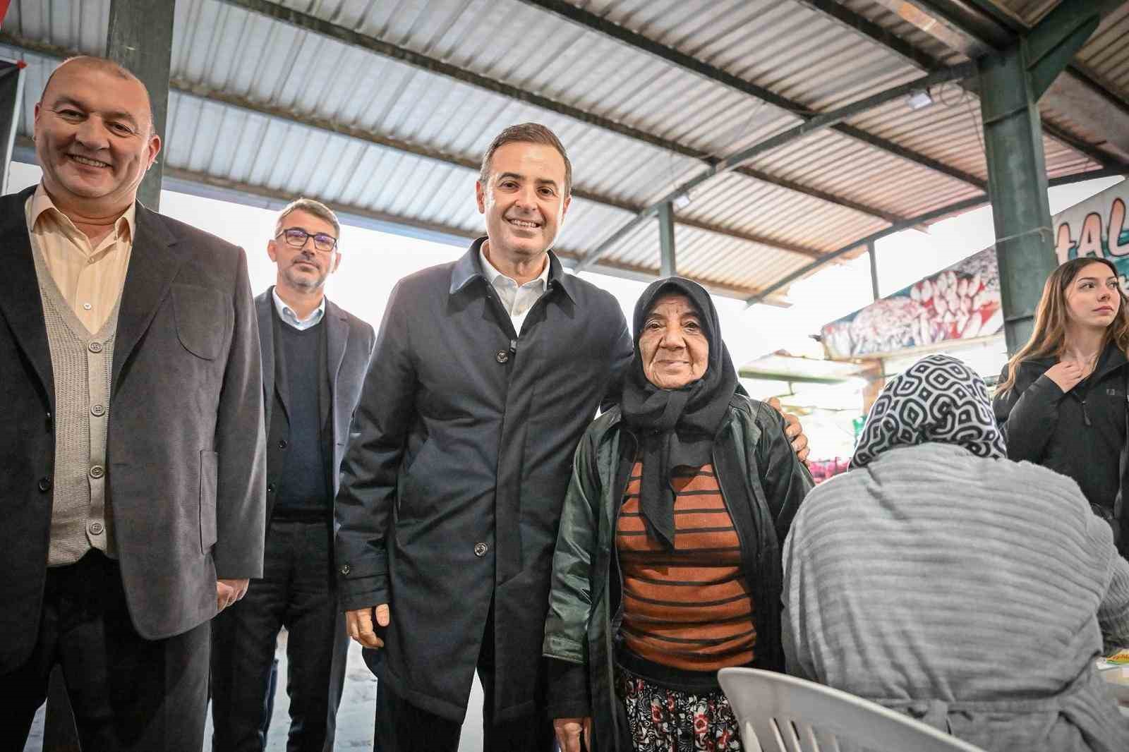 Başkan Ahmet Akın, Bigadiçlilerle iftar sofrasında buluştu
Başkan Ahmet Akın, Bigadiçlilerle iftar sofrasında buluştu