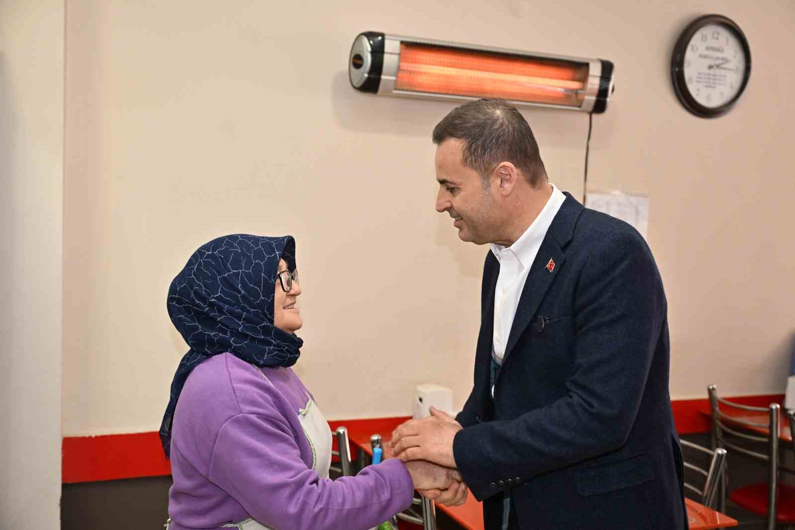 Başkan Ahmet Akın: "Deprem gerçeği unutulmamalıdır"
