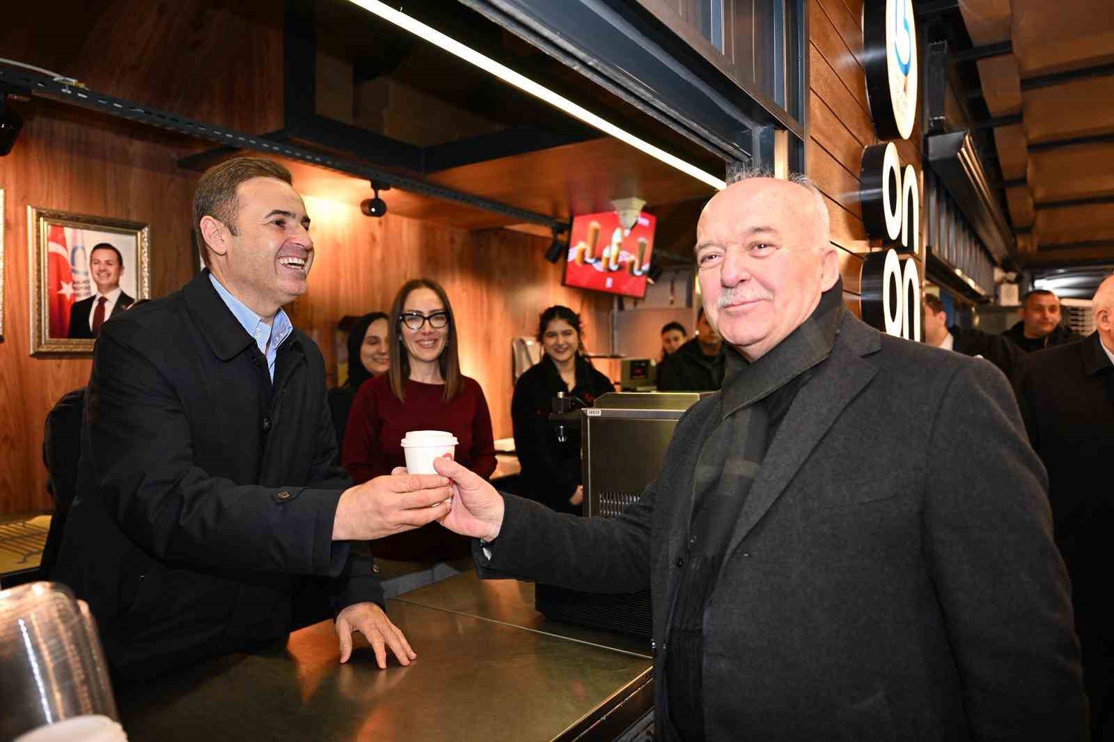 Başkan Ahmet Akın, Dursunbey’de iftar yaptı
