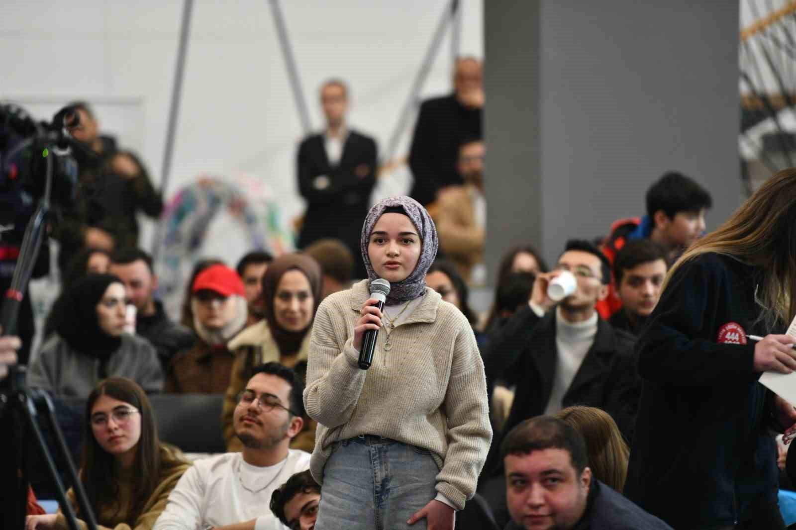 Başkan Ahmet Akın, gençlerle Balıkesir’in yarınını konuştu
