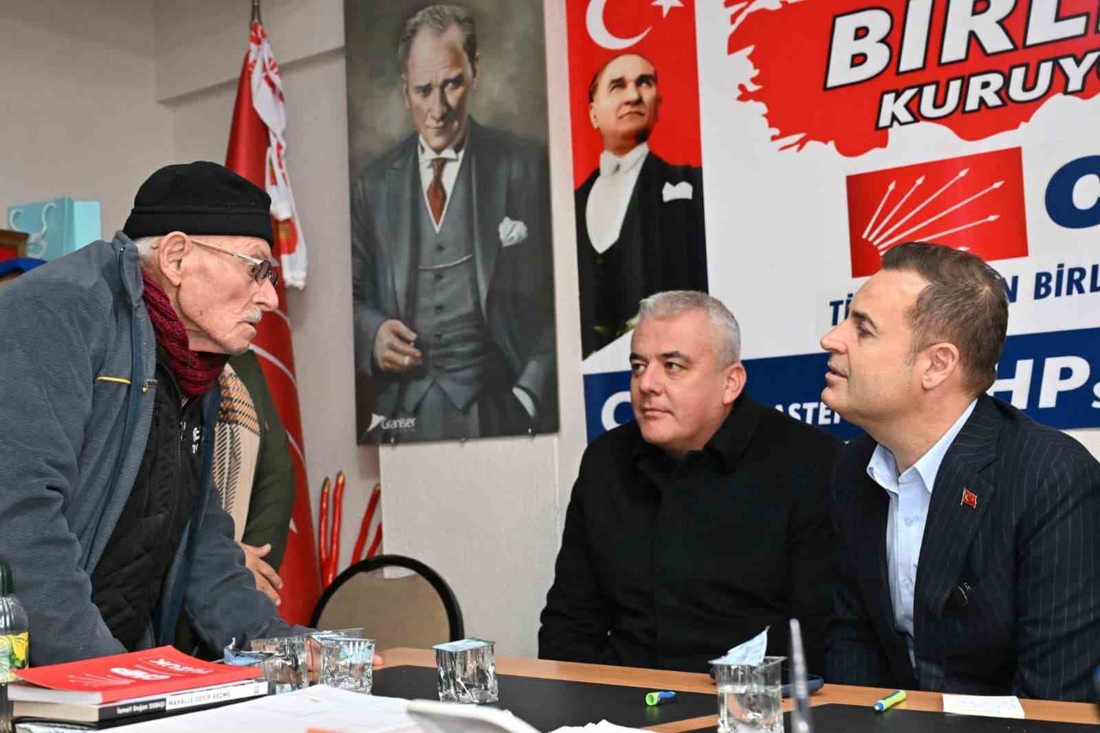 Başkan Ahmet Akın’dan Savaştepe’ye çıkarma
Başkan Ahmet Akın’dan Savaştepe’ye çıkarma