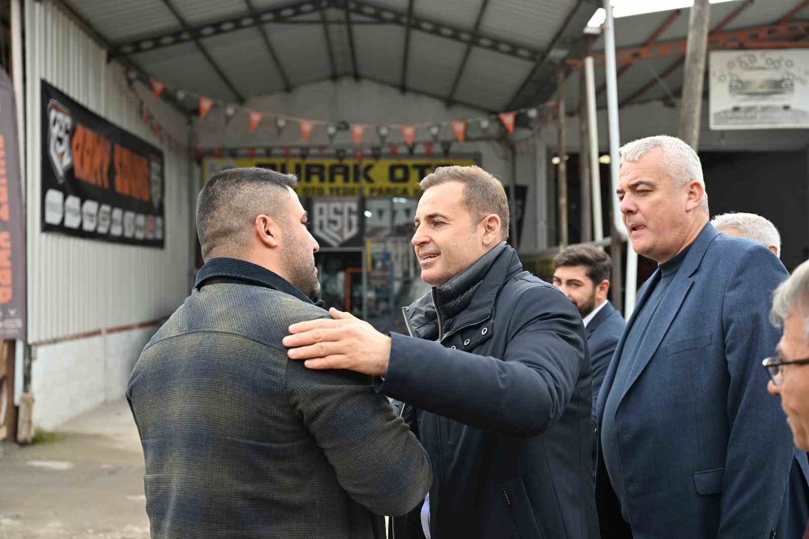 Başkan Ahmet Akın’dan Savaştepe’ye çıkarma
Başkan Ahmet Akın’dan Savaştepe’ye çıkarma
