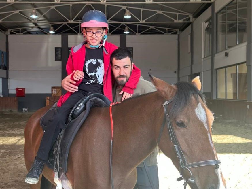 Başkan Ahmet Akın’ın örnek projesiyle korkular sevgiye dönüştü
Başkan Ahmet Akın’ın örnek projesiyle korkular sevgiye dönüştü